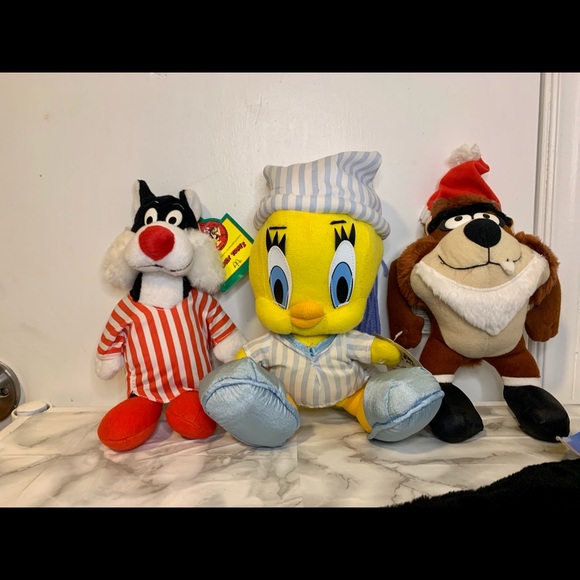 COPY - (4) Vintage Looney Tunes Collectible Plushies - Picture 2 of 3